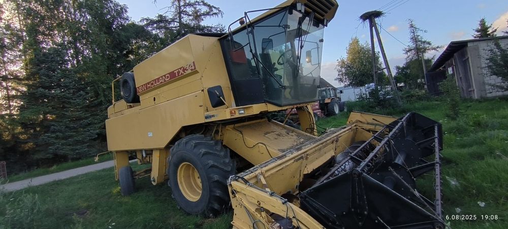 New Holland tx34