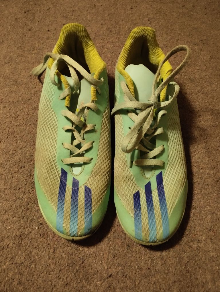 Футзалки Adidas р.39 б/у