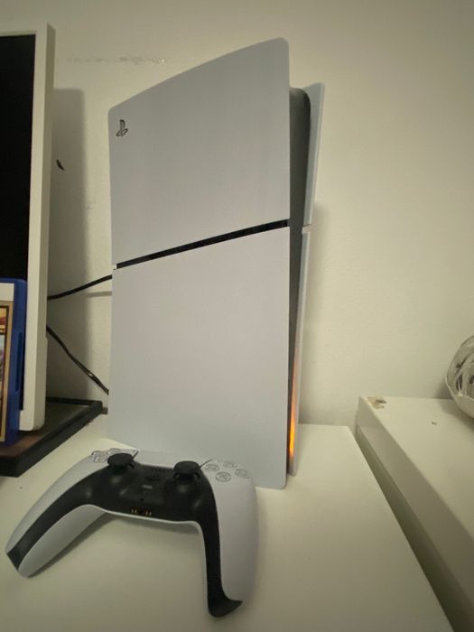 PS5 1TB c/Gta5 e FC26