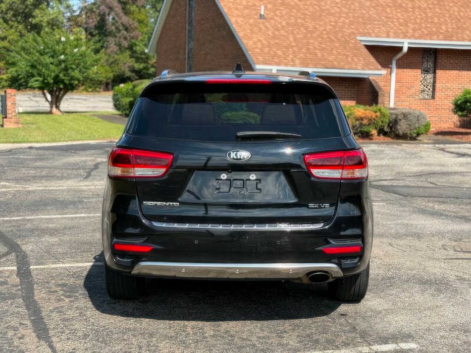 Kia Sorento SX Limited V6      2017