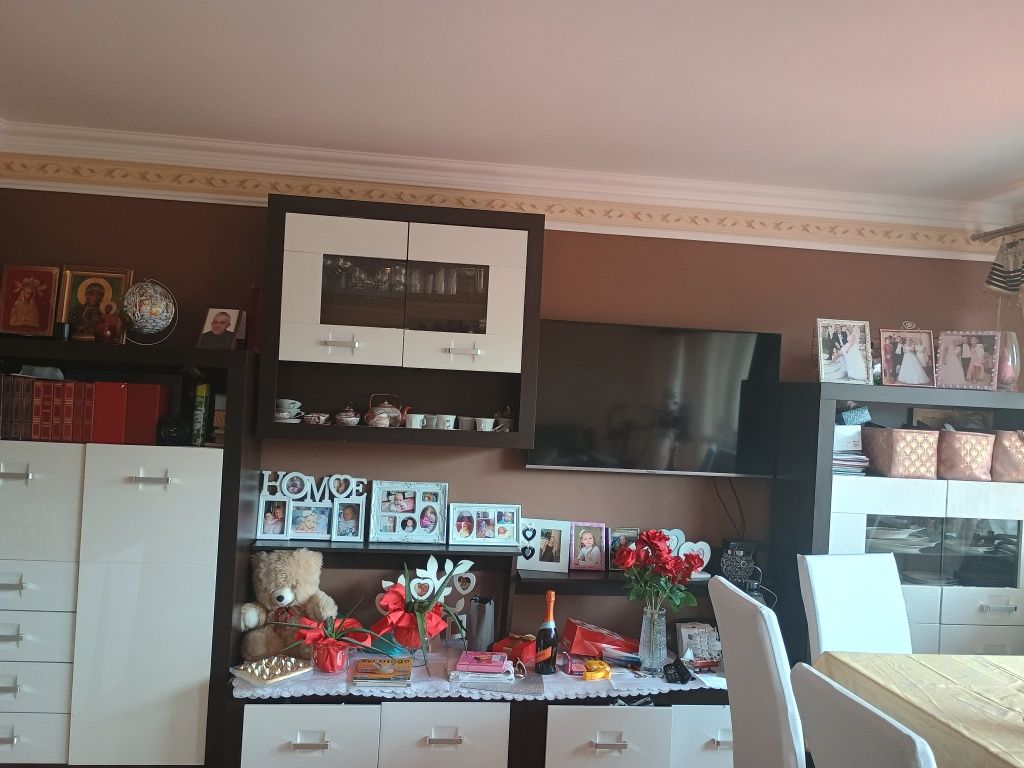 Sprzedam zestaw białych mebli lakierowanych w całości lub oddzielnie