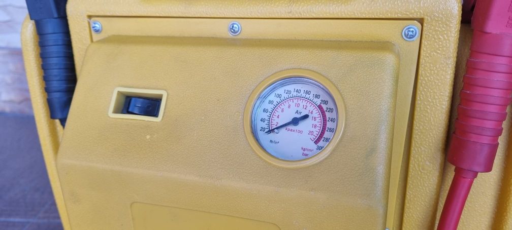 Urządzenie rozruchowe 4 in 1 power station booster starter prostownik