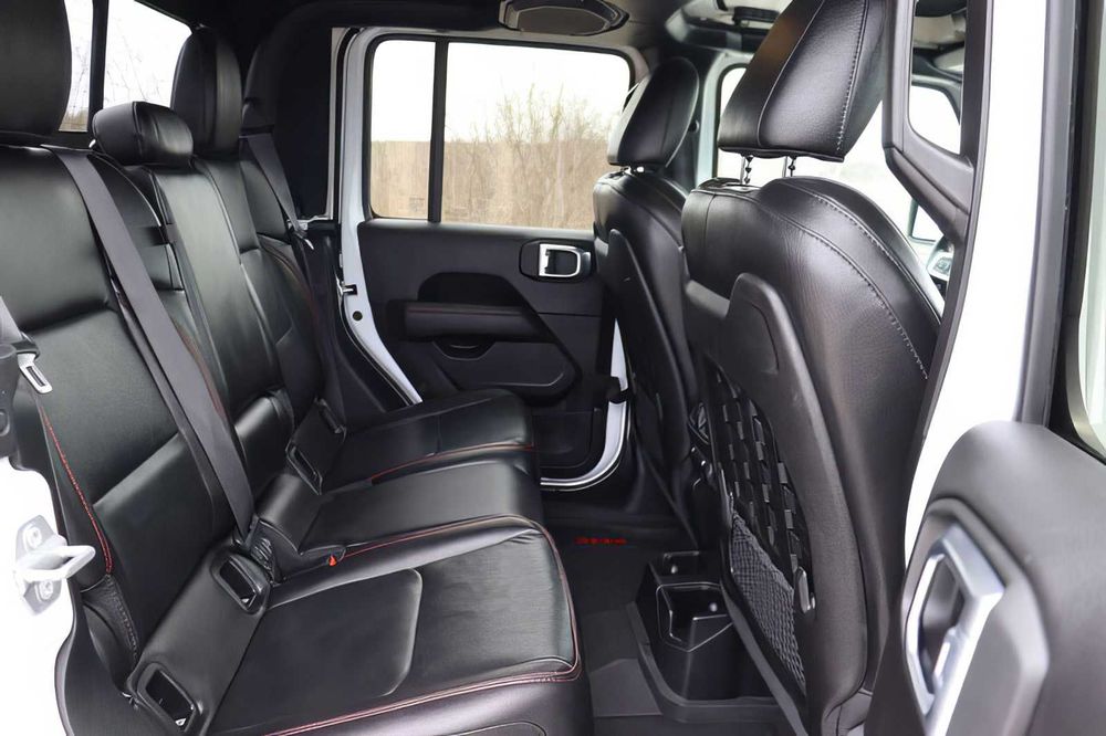 Jeep Gladiator      2020