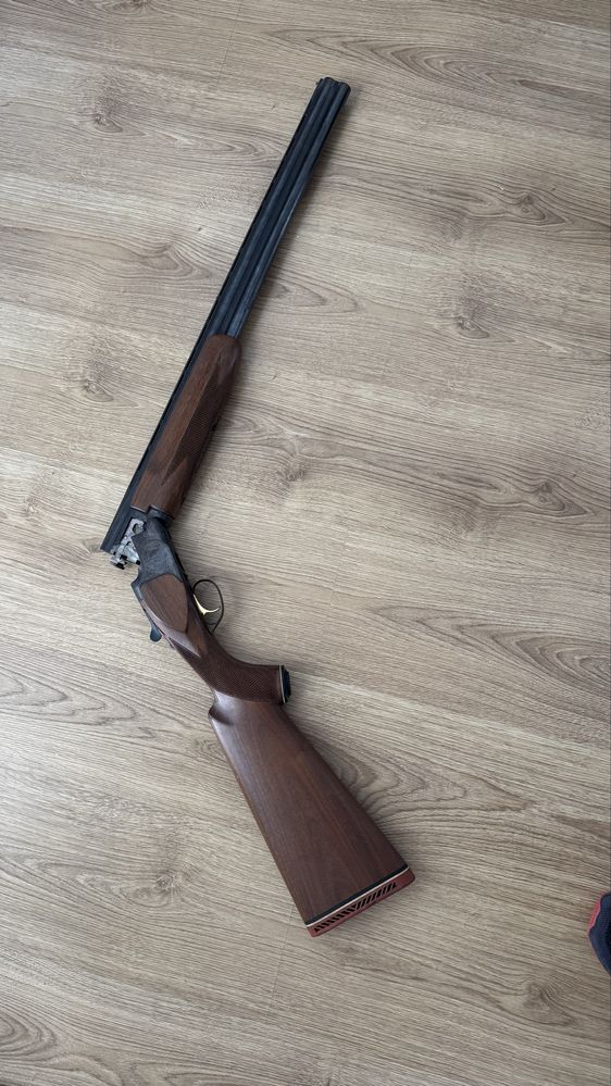 Duas armas de caca + armario