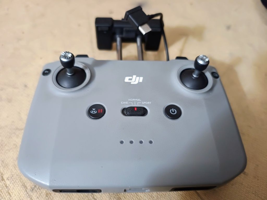 Sprzedam zestaw akcesoriów do DJI Mini 2