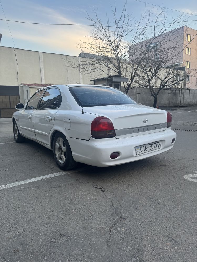 Продам Hyundai Sonata 2000 год 2л Газ-Бензин Механика-5ст