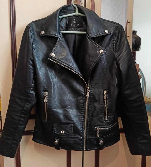 Куртка косуха як нова