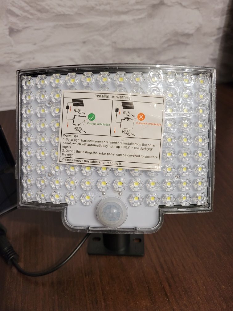 Lampa solarna ogrodowa kempingowa domowa z czujnikiem ruchu