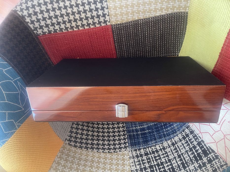 Caixa de luxo NOVA  para 12 relógios