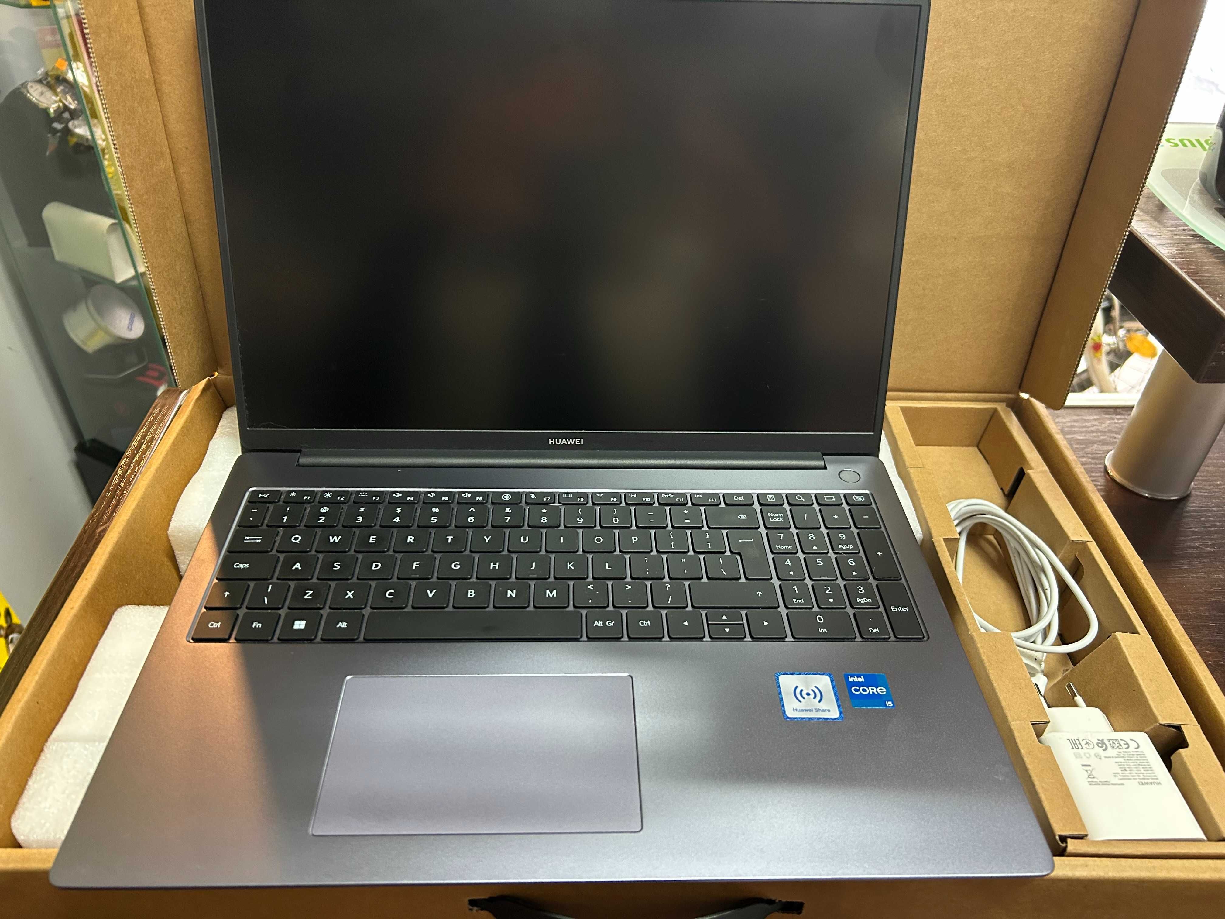 Laptop Huawei MateBook D 16 *** PAT KOM*** /JAK NOWY/
