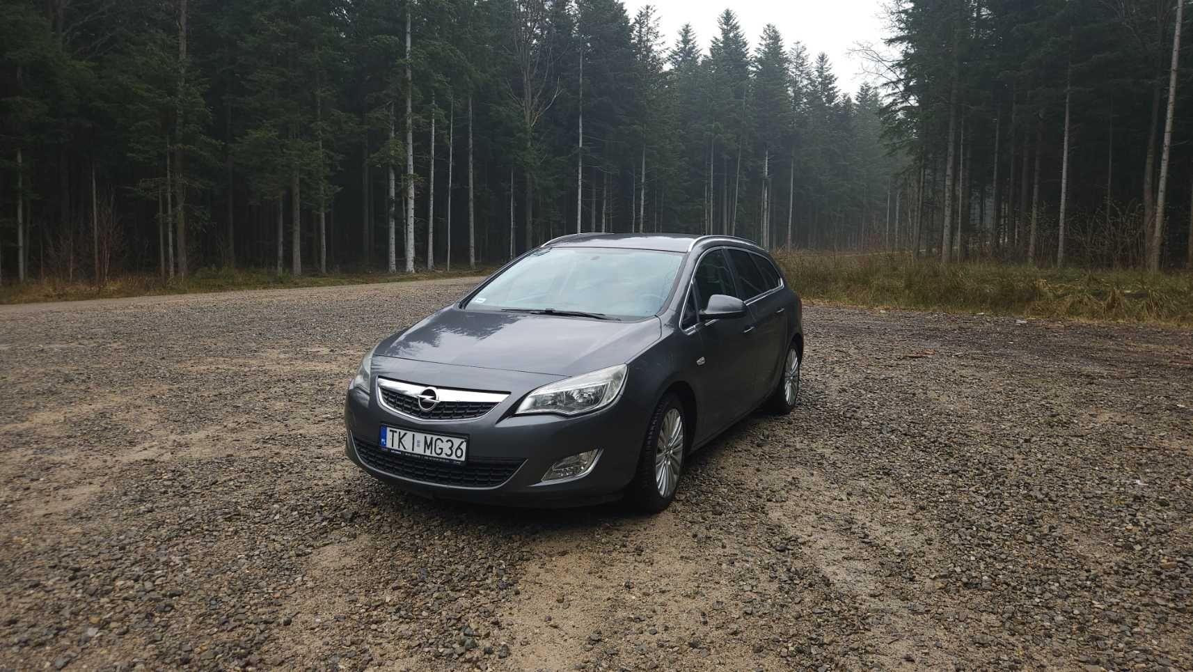 Opel Astra IV COSMO 1.4 Turbo 2011 Pierwsza rejestracja 2012