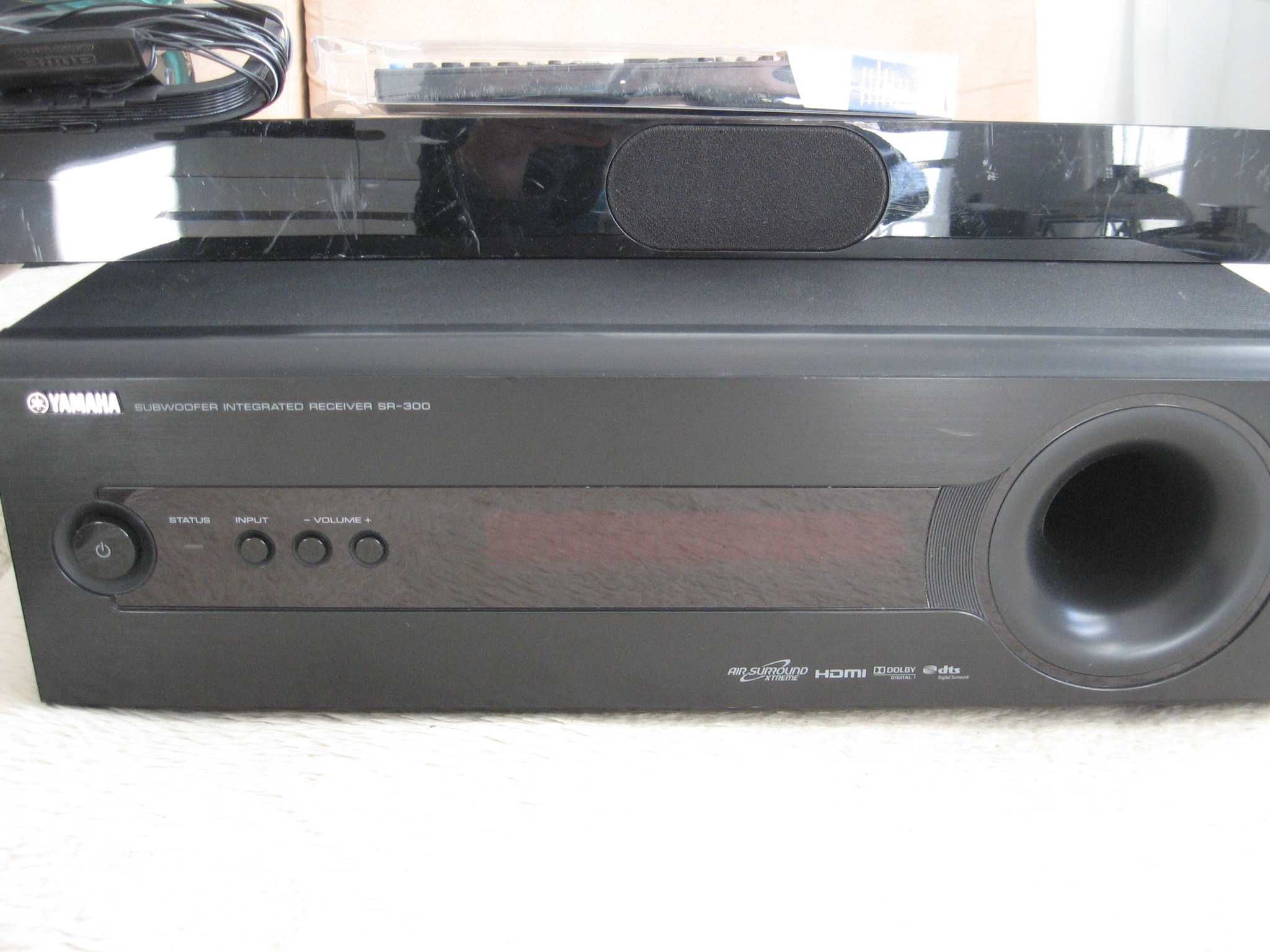 Amplituner Yamaha SR-300- sprawny z pilotem