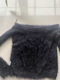 Sweter puchaty czarny