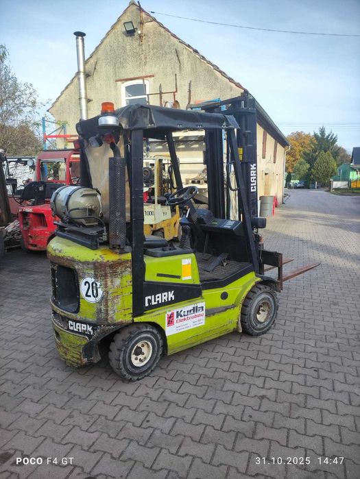 Wózek Widłowy CLARK CGP 20 Przesuw Boczny LPG Super Stan Linde Toyota