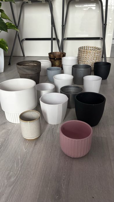 Zestaw 17 osłonek na doniczki