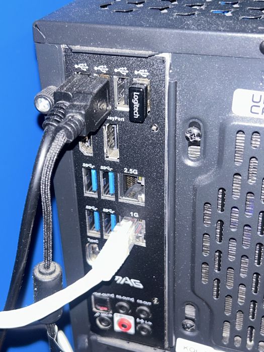 PC Gaming, ecrã, torre, teclado e rato!