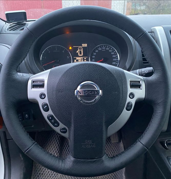 Перешиваю кермо, реставрую стелі авто.