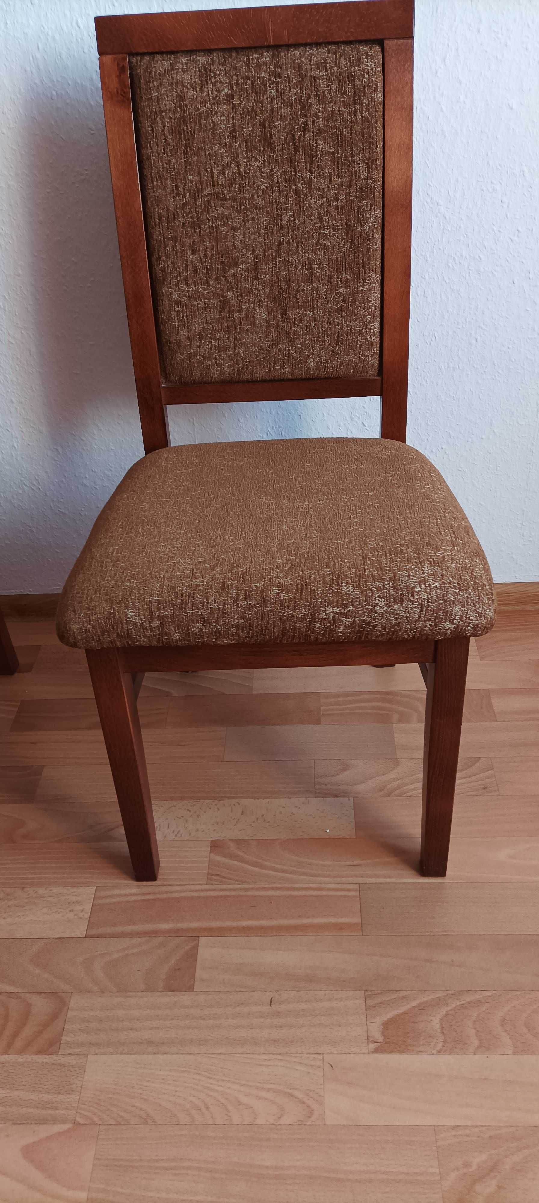 Krzesła drewniane tapicerowane