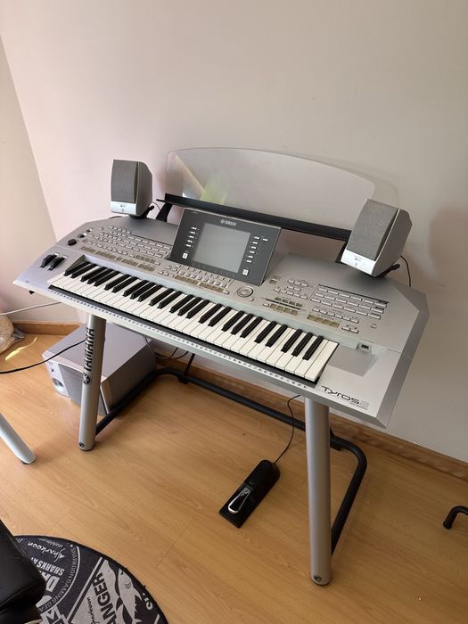 Yamaha Tyros 2 + yamaha acessories + yamaha soft case