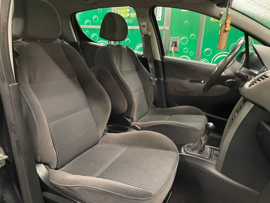 Peugeot 207 1.6HDi 90KM 2006 rok