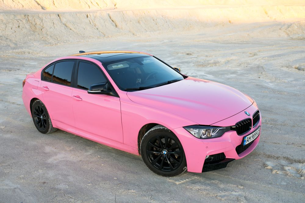 Рожева BMW  320. f30 xDrive 2017  рік