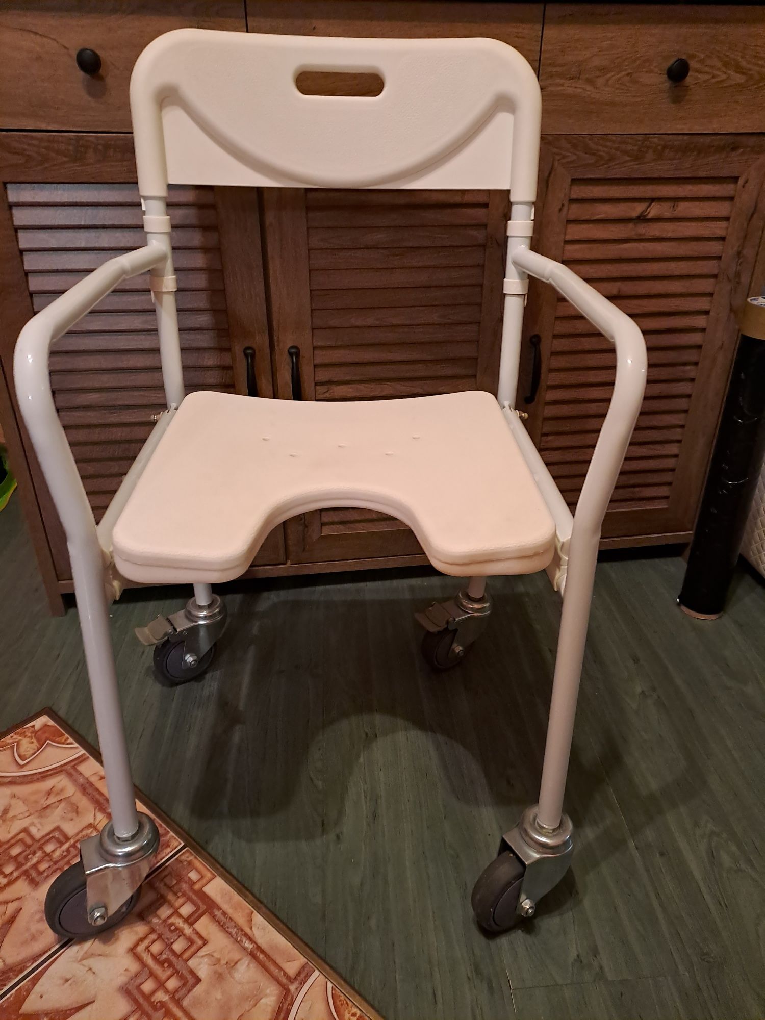 Krzesełko składane do kąpieli, dla niepełnosprawnych