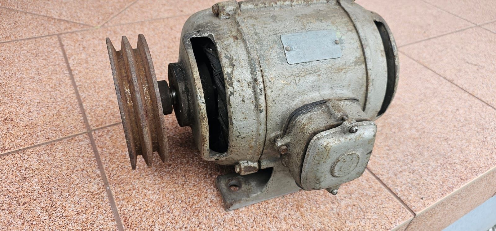 Silnik elektryczny  siłowy 0.8 kW 380v