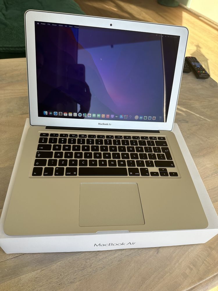 13 calowy MacBook Air 128 GB 13,3 cala i5 komunia