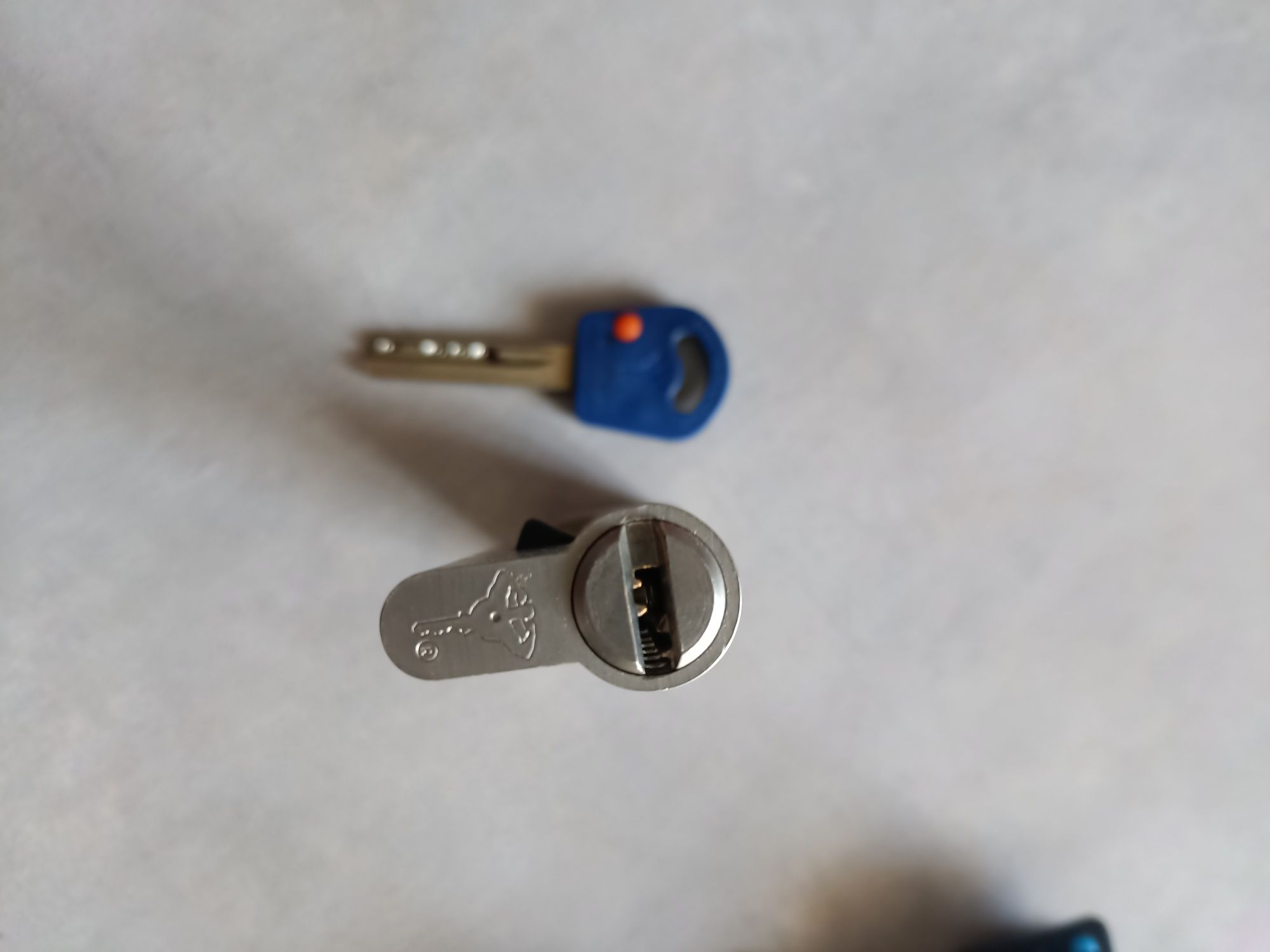 Лічинка замка Mul t lock двері вхідні