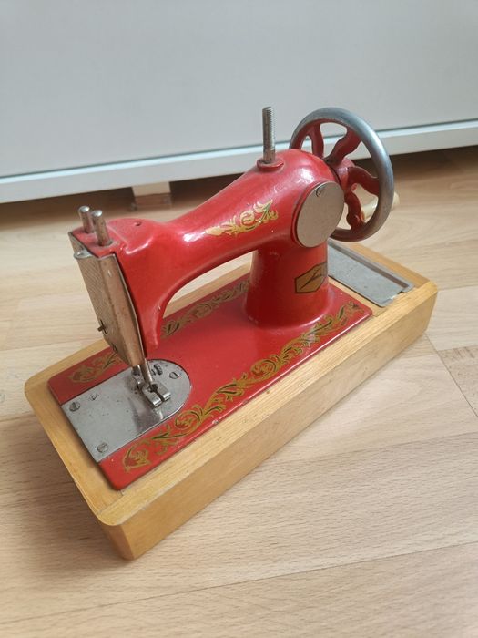 Maszyna do szycia stara PRL
