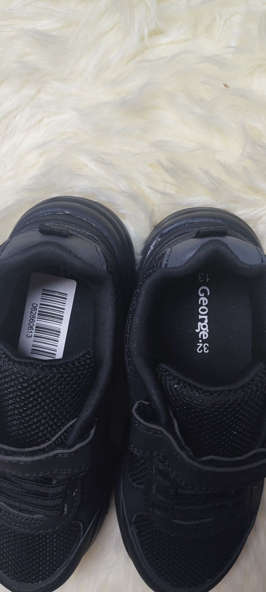 Buty sportowe adidasy 32 czarne nowe George