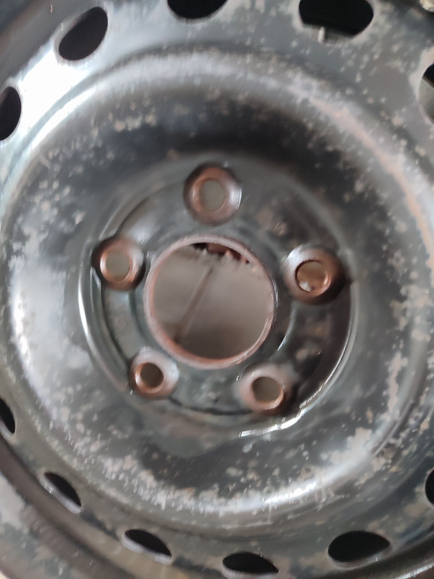 Диски металеві r15 hyundai 5.114.3 dia 67.1