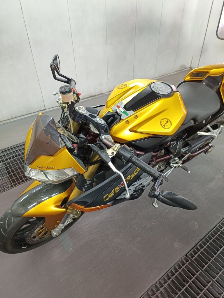Benelli TNT café racer