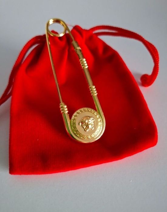 Broszka Meduza logowana Versace