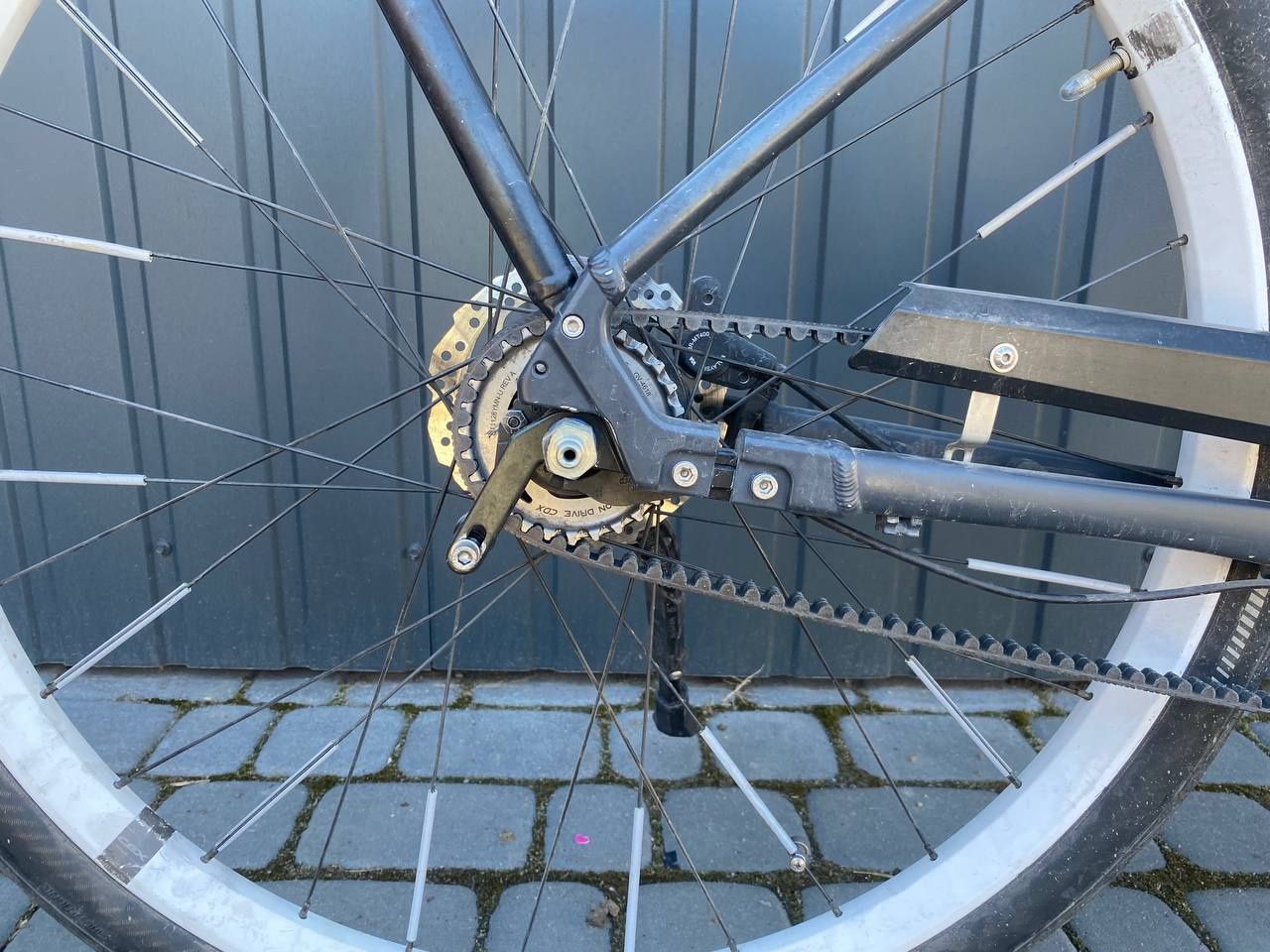 Електро велосипед Unvega 
Рама алюміній 
Вилка Unvega
Гальма Shimano