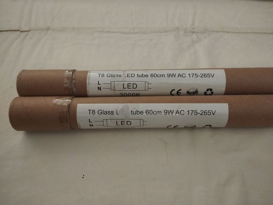 Lâmpada T8 60cm 9W 3000k e armadura