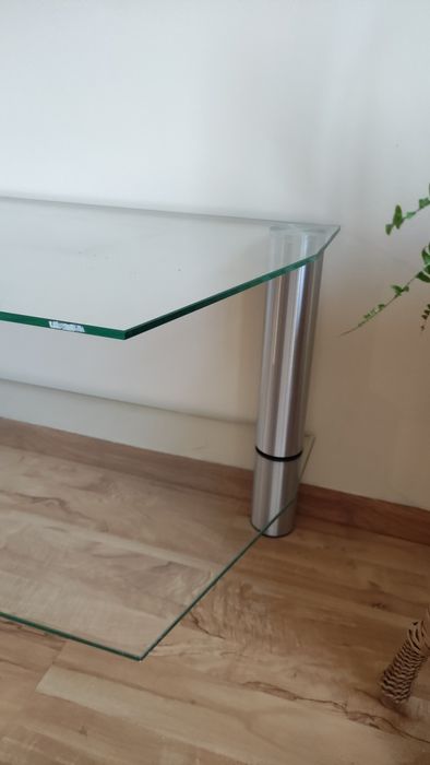 Stolik szklany w idealnym stanie
