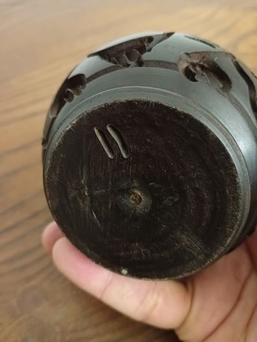 Açucareiro em madeira escura

- Desi