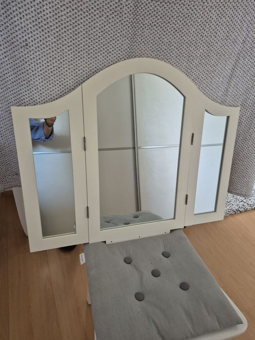 Lustro nadstawka nad toaletkę.