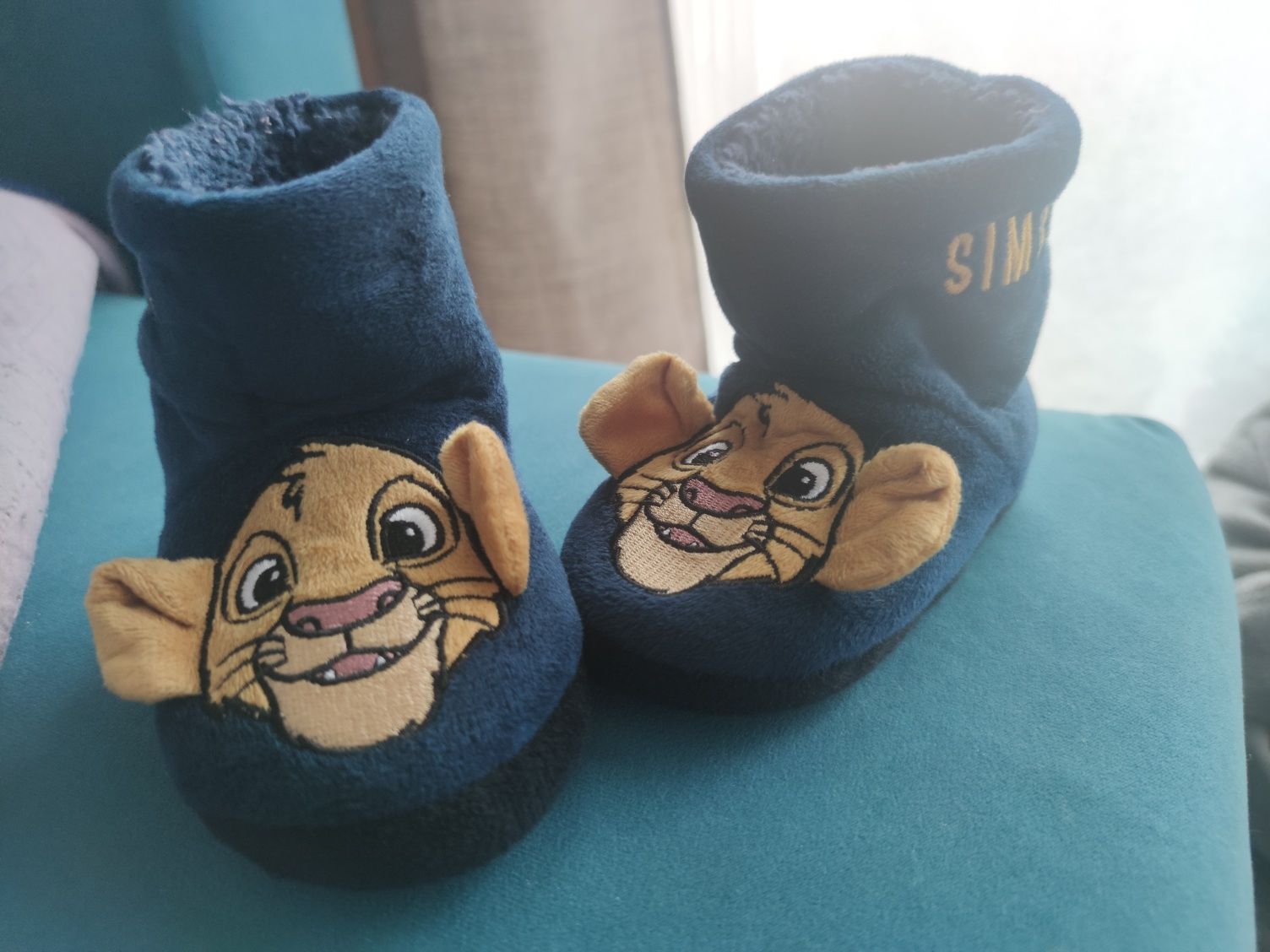Kapcie dziecięce Disney r. 22/23 mało używane, ciepłe, + gratis