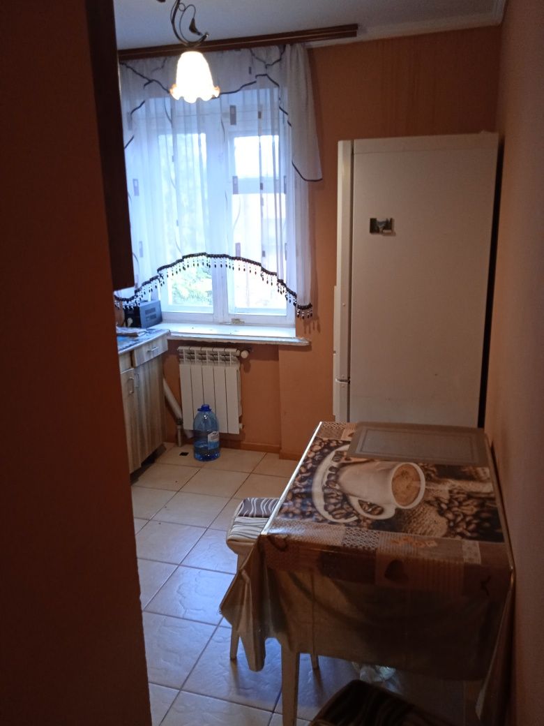 Продам 2 кімнатну квартиру в центрі міста.Вся інформація по телефону