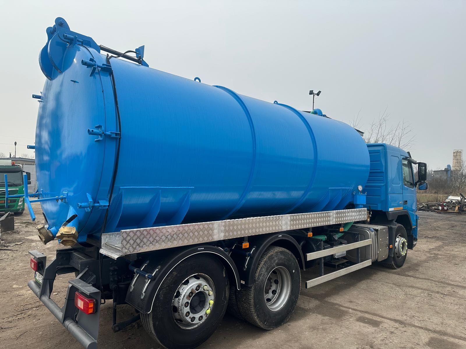 Samochód asenizacyjny Volvo FM450