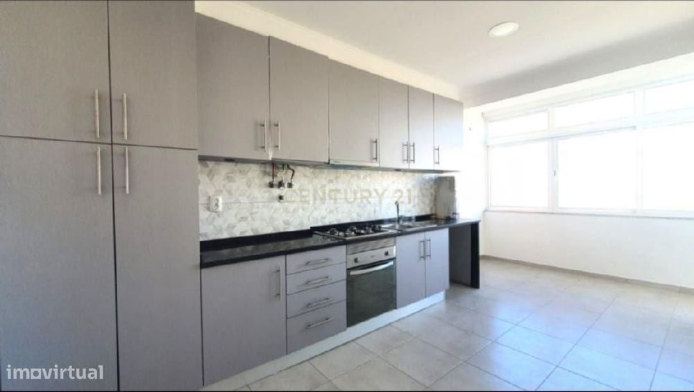 Apartamento T3 remodelado no centro em  Corroios - 2 Casa de Banho