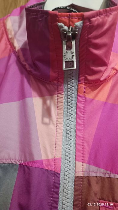 Куртка -вітровка, розмір L, "The north face"