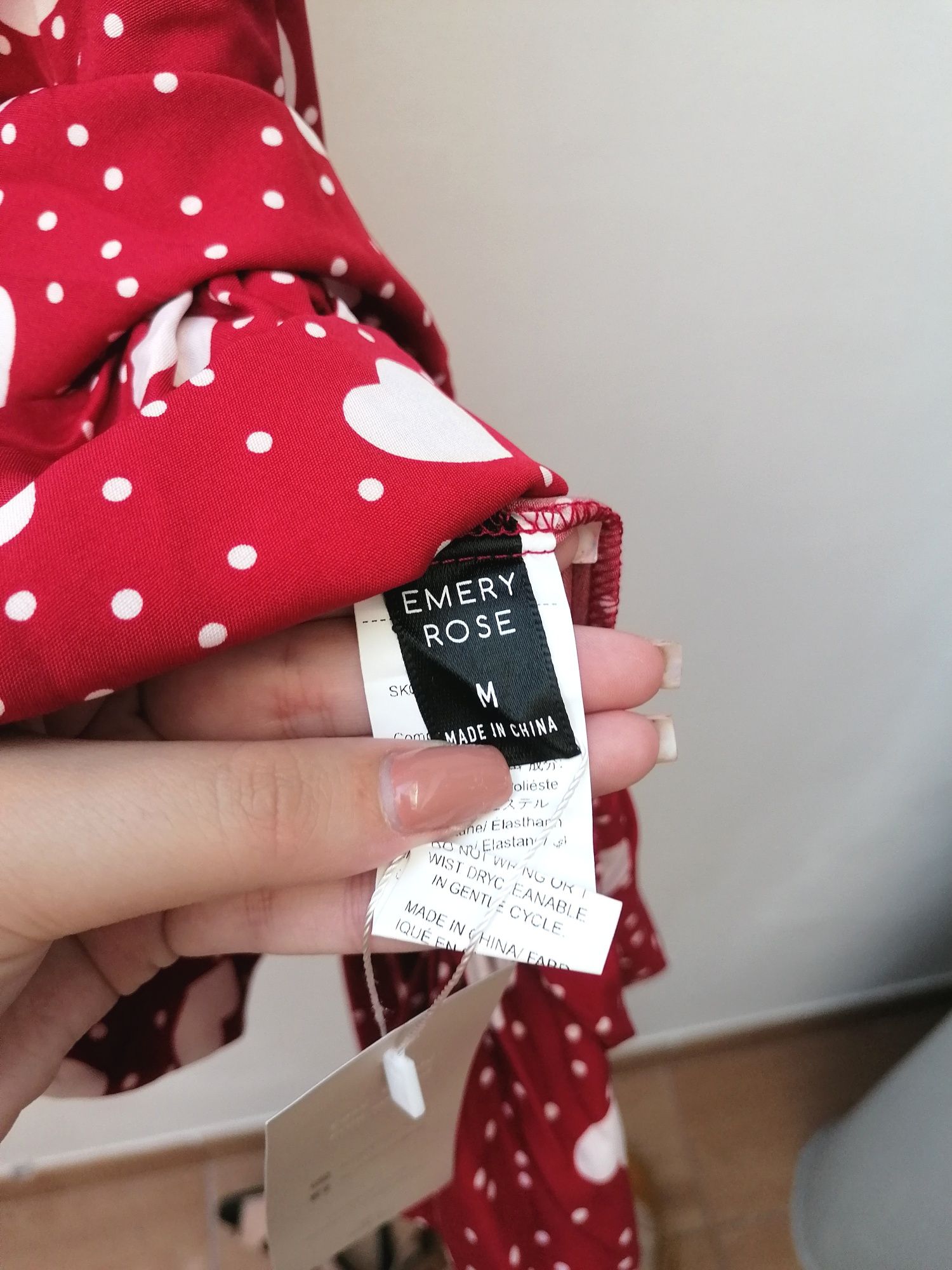 Vestido Mini com corações da Emery Rose