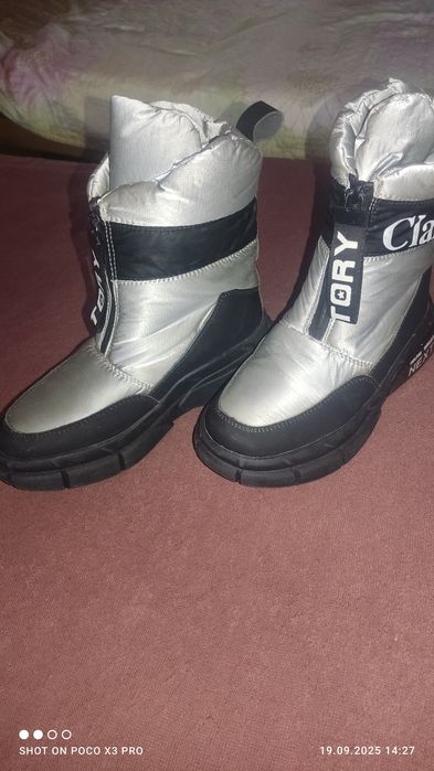 Продам сапожки детские