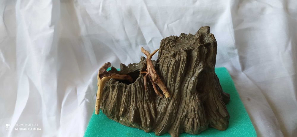 Korzeń,konar do akwarium ze sztucznego kamienia z 2 drewienkami