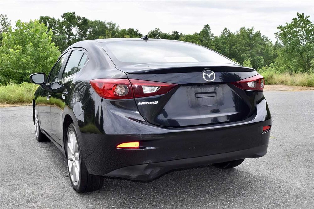 Mazda  Mazda3      2017
