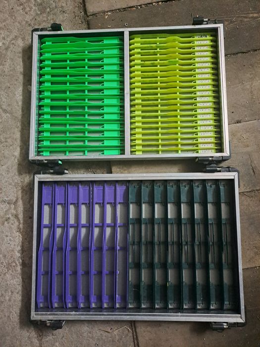 Dwie kasety Rive z wypełnieniem i drabinkami