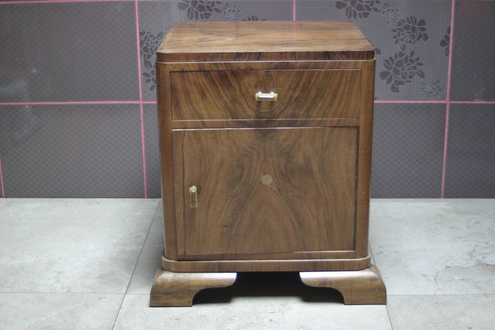 szafeczka nocna dębowa fornirowana orzechem  50 na 50 h-60cm